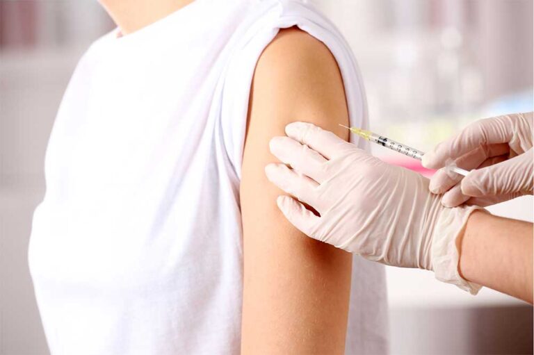 Vaccination Covid : gare aux acouphènes Vaccination Covid : gare aux acouphènes